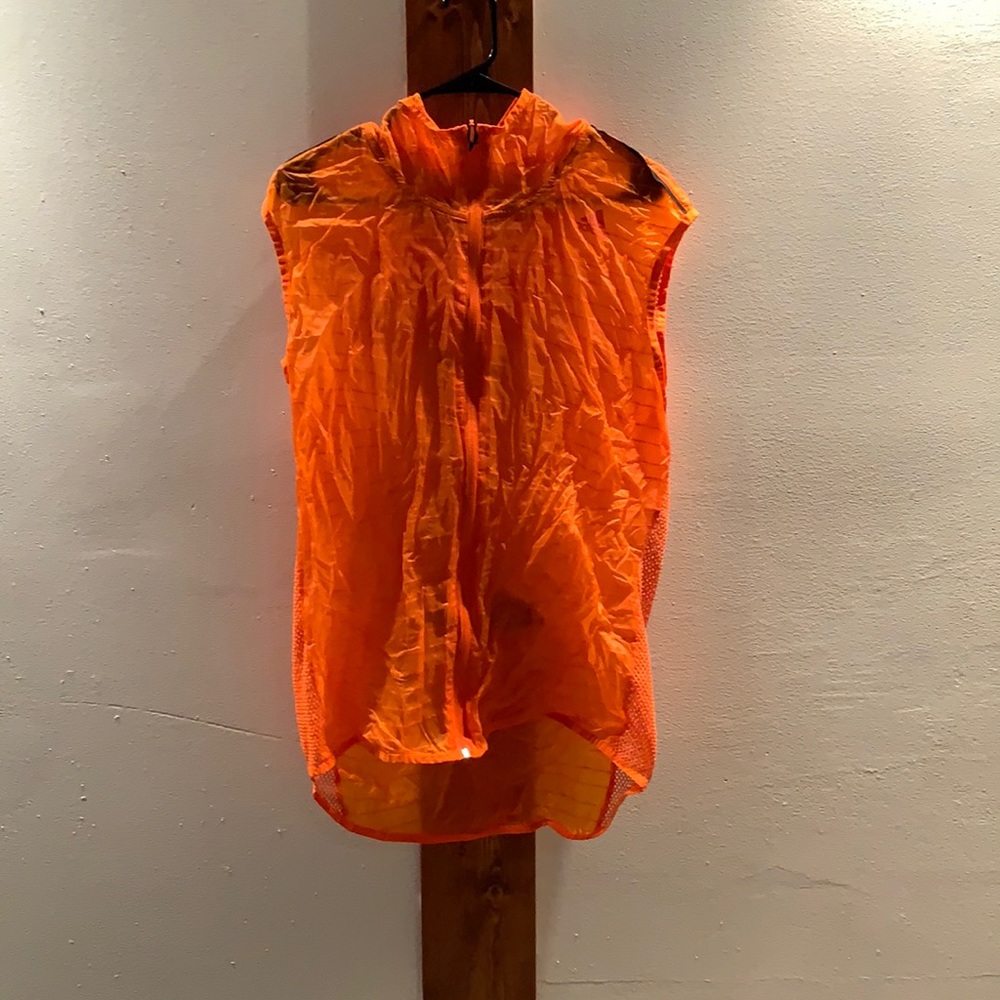 adidas Men’s running vest, vented, hooded, visibility, size large, key pocket